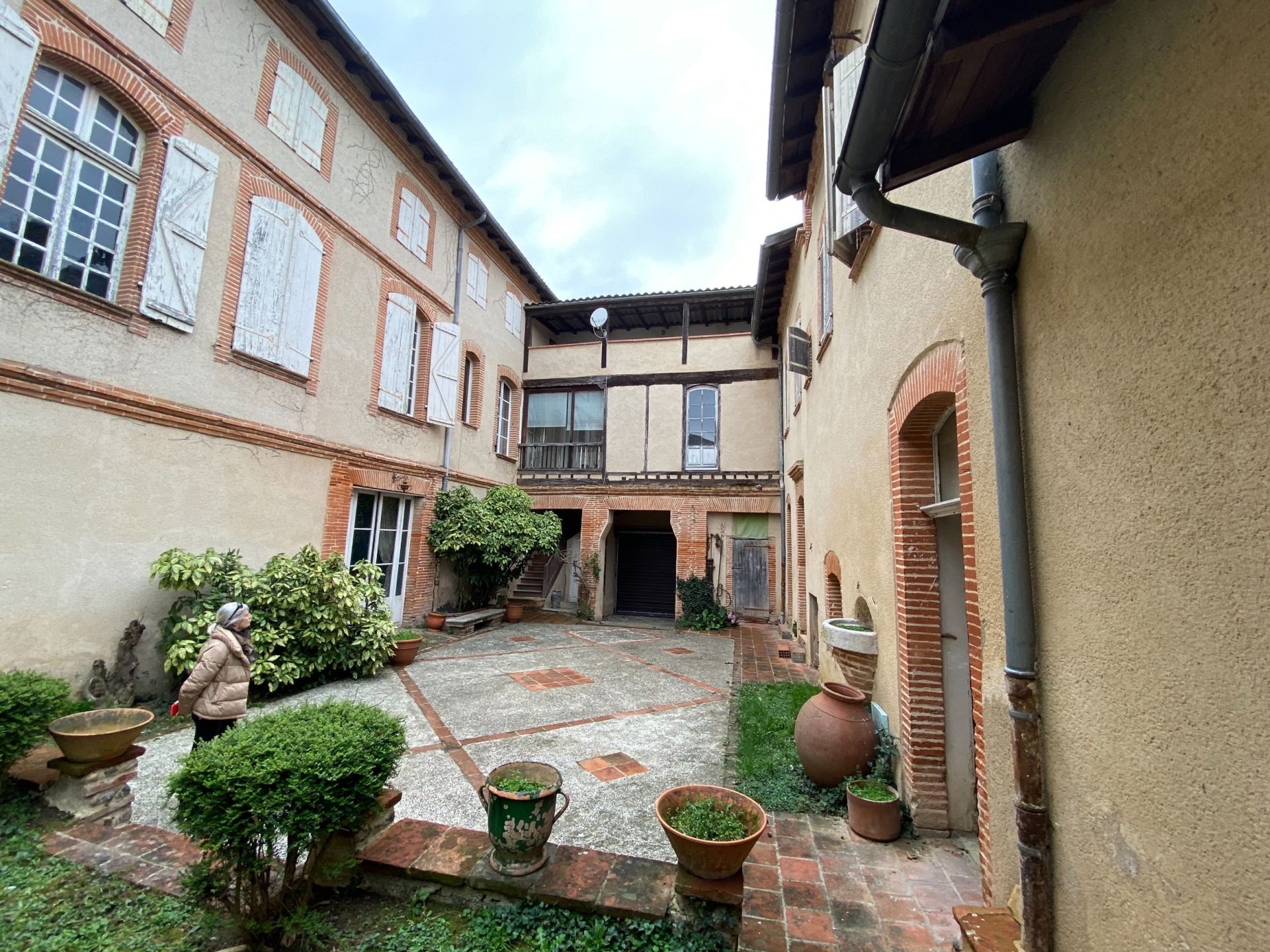 Sale Mansion (hôtel particulier) Castelsarrasin (82100) 800 m²